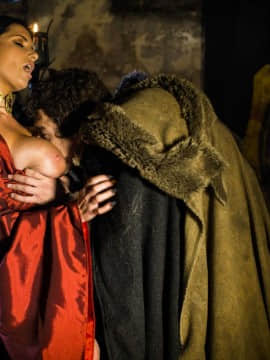 Queen Of Thrones Part 2 (A XXX Parody)_img_413