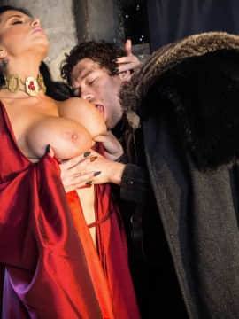 Queen Of Thrones Part 2 (A XXX Parody)_img_425