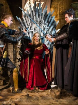 Queen Of Thrones Part 1 (A XXX Parody).zip_img_320