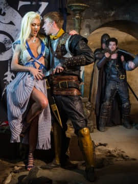 Queen Of Thrones Part 1 (A XXX Parody).zip_img_387