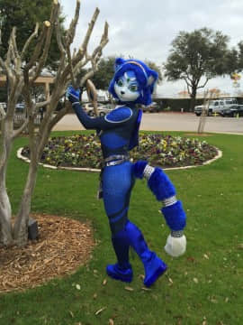 [Ayano Harumaki]&nbsp;&nbsp;Krystal from Star Fox_1676_Photos_from_Furry_Fiesta_2015_Cosplay.Ayano.FF2015.Outside3