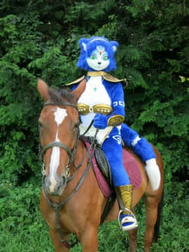 [Ayano Harumaki]&nbsp;&nbsp;Krystal from Star Fox_0788_Ayano_Visits_Horse_Farm_and_Inari_Shrine_Cosplay.Ayano.HorseFarm.10