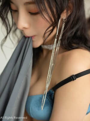 XIUREN No.2475 Lu Xuan Xuan (陆萱萱) & Chen Xiao Miao (陈小喵)_XIUREN-No.2475-Lu-Xuan-Xuan-and-Chen-Xiao-Miao-MrCong.com-062