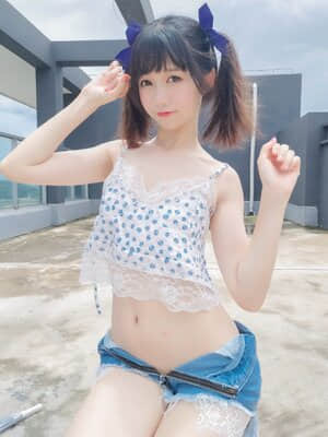 [Nagisa魔物喵] 天台が露出する~_01