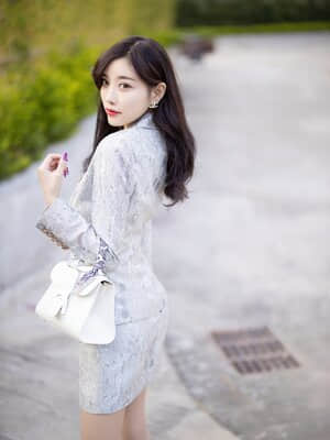 XIUREN No.2928: Yang Chen Chen (杨晨晨sugar)_XIUREN-No.2928-Yang-Chen-Chen-sugar-004