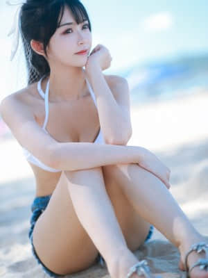 鳗鱼霏儿-海边泳装_11