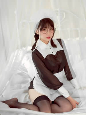 [周叽是可爱兔兔] 眼镜女仆 Sweet House Maid + 3V_15