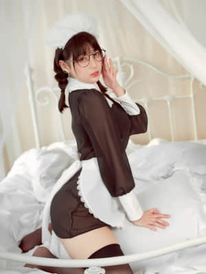 [周叽是可爱兔兔] 眼镜女仆 Sweet House Maid + 3V_17