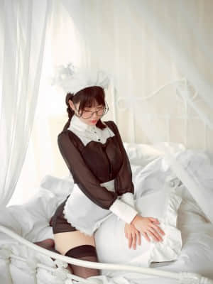 [周叽是可爱兔兔] 眼镜女仆 Sweet House Maid + 3V_18