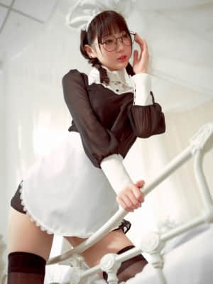 [周叽是可爱兔兔] 眼镜女仆 Sweet House Maid + 3V_26