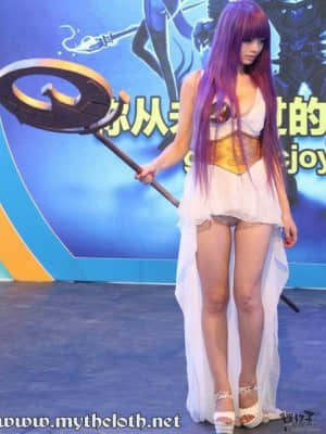 Athena sexy cosplay - Chinajoy event 2012 (Li-Ling Angel Baby)_012_396914_347374088675005_1532681114_n