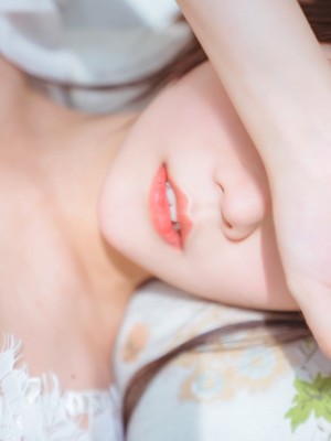 香草喵露露 - 玻璃房少女_01